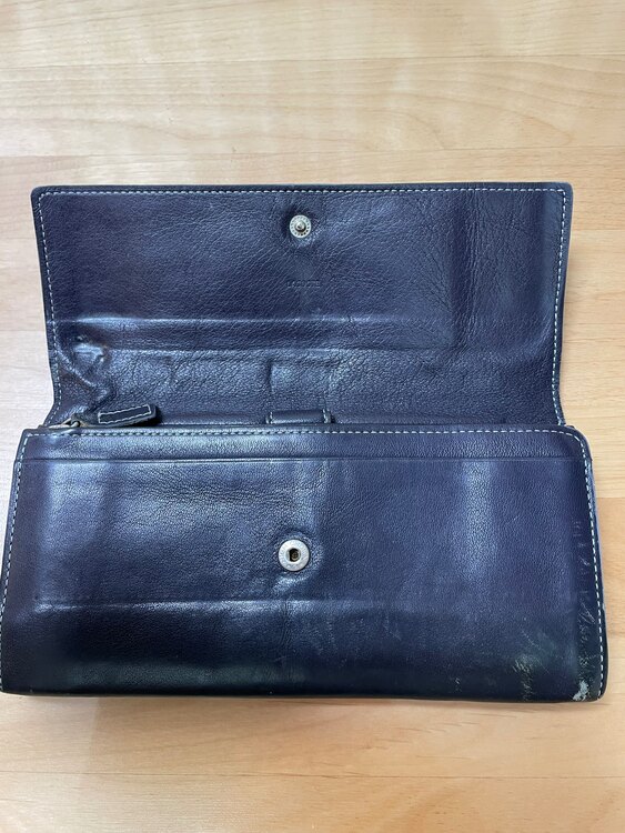 ラコステ　財布（ブランド財布・小物）の商品画像 - 査定依頼日：2025年2月15日 - 最高査定価格：100円