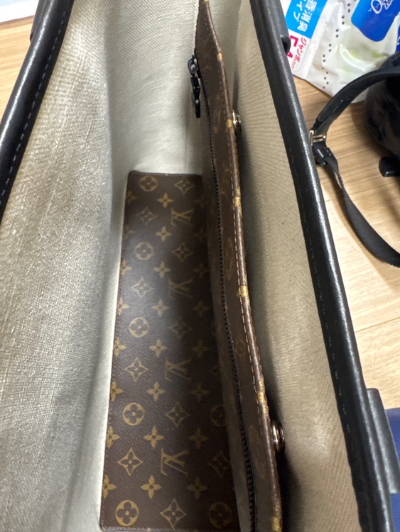 ショルダーバッグ（ブランドバッグ）の商品画像 - 査定依頼日：2025年12月23日 - 最高査定価格：220,000円