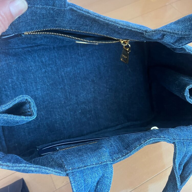 プラダ  （ブランドバッグ）の商品画像 - 査定依頼日：2025年3月7日 - 最高査定価格：30,000円