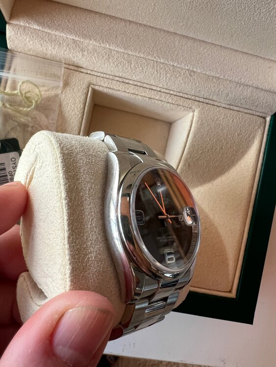 ロレックス デイトジャスト 116200ブラウンフラワー（高級時計）の商品画像 - 査定依頼日：2025年2月21日 - 最高査定価格：1,000,000円