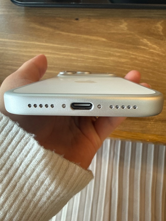 iPhone 17 Pro 512GB Softbank（スマホ）の商品画像 - 査定依頼日：2026年2月17日 - 最高査定価格：175,000円