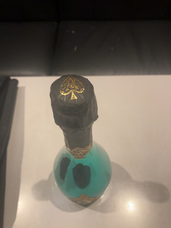 アルマンドマスターズグリーン（お酒）の商品画像 - 査定依頼日：2025年11月7日 - 最高査定価格：33,000円