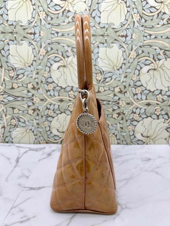 発覚トート（ブランドバッグ）の商品画像 - 査定依頼日：2026年2月21日 - 最高査定価格：70,000円