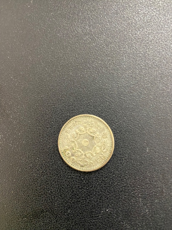 昭和33年100円硬貨（美術品・骨董品）の商品画像 - 査定依頼日：2026年1月19日 - 最高査定価格：500円
