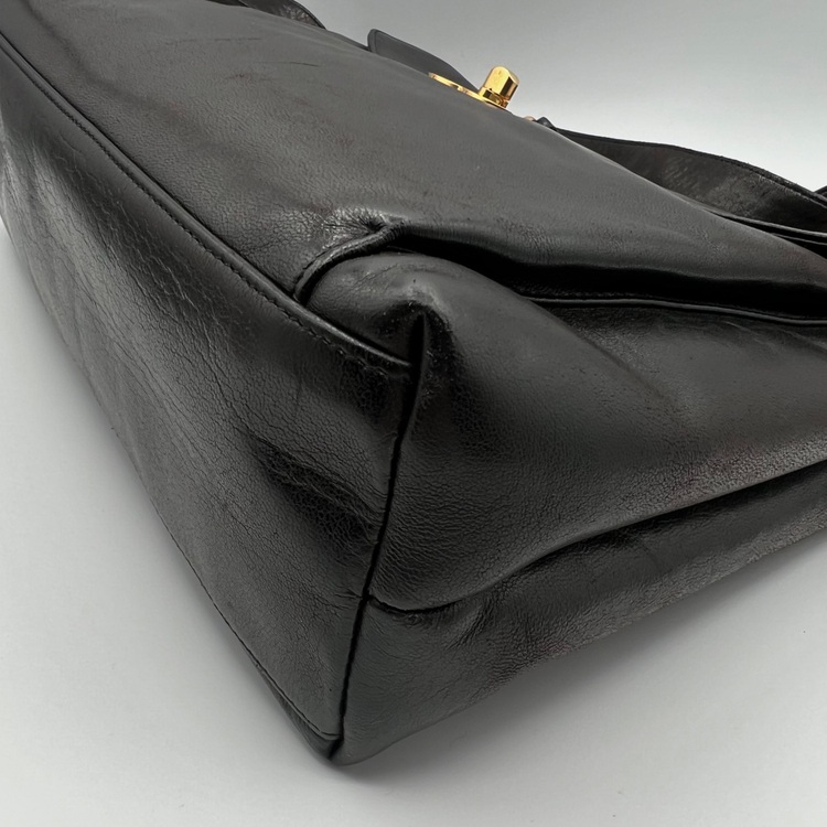 シャネル チェーントートバッグ ブラック（ブランドバッグ）の商品画像 - 査定依頼日：2025年11月28日 - 最高査定価格：150,000円