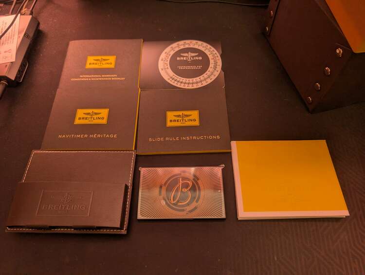 ブライトリング ナビタイマー ヘリテージ（高級時計）の商品画像 - 査定依頼日：2025年4月28日 - 最高査定価格：530,000円