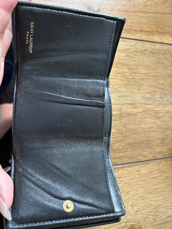 イブサンローラン  （ブランドバッグ）の商品画像 - 査定依頼日：2025年5月4日 - 最高査定価格：32,000円