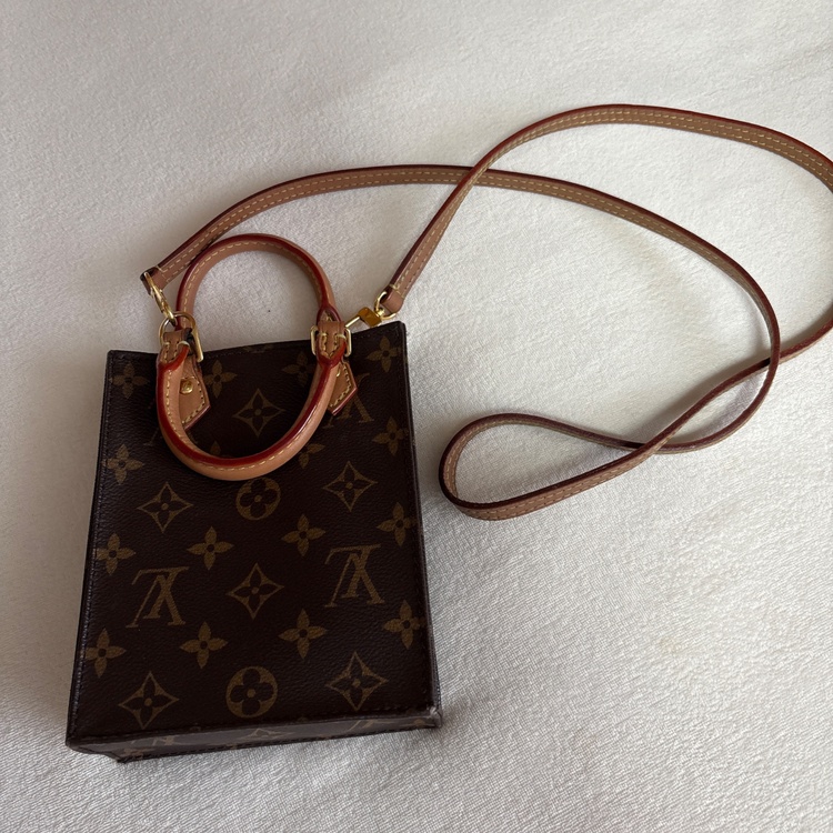 ルイヴィトン モノグラム （ブランドバッグ）の商品画像 - 査定依頼日：2026年4月22日 - 最高査定価格：100,000円