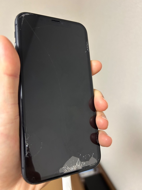 iPhone11 64GB Softbank（スマホ）の商品画像 - 査定依頼日：2026年1月8日 - 最高査定価格：16,000円