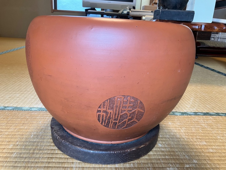 常滑焼き　火鉢（美術品・骨董品）の商品画像 - 査定依頼日：2026年6月7日 - 最高査定価格：3,000円