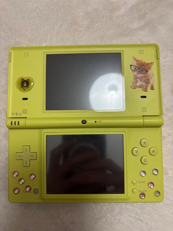 ニンテンドーDSi ライムグリーン TWL-001（JPN）（ゲーム機本体・ゲームソフト）の商品画像 - 査定依頼日：2026年10月2日 - 最高査定価格：2,000円