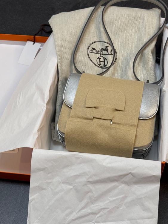 エルメス コンスタンス （ブランドバッグ）の商品画像 - 査定依頼日：2025年9月14日 - 最高査定価格：1,460,000円