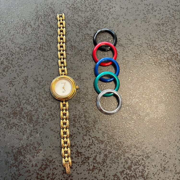 GUCCI チェンジベゼル　（高級時計）の商品画像 - 査定依頼日：2025年3月12日 - 最高査定価格：11,000円