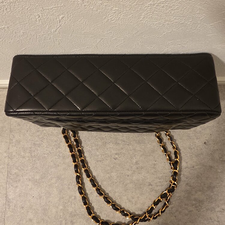 パリ限定　マトラッセ　ダブルフラップチェーンショルダーバッグ（ブランドバッグ）の商品画像 - 査定依頼日：2026年4月2日 - 最高査定価格：270,000円