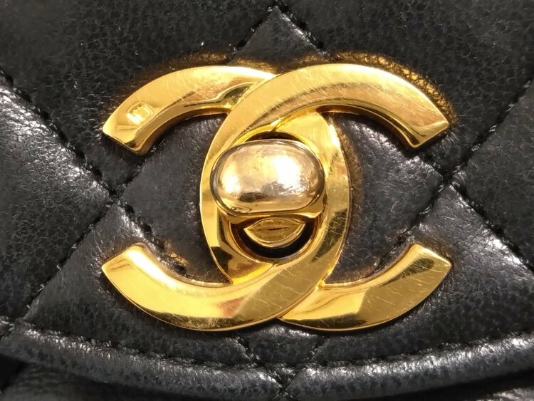 マトラッセハーフムーン（ブランドバッグ）の商品画像 - 査定依頼日：2026年1月28日 - 最高査定価格：350,000円