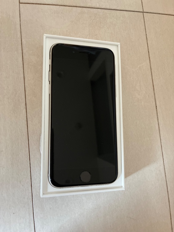 iPhone SE (第 3 世代) 128GB au（スマホ）の商品画像 - 査定依頼日：2026年3月29日 - 最高査定価格：24,000円