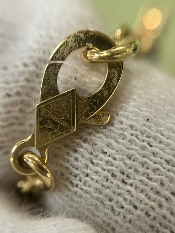 ヴァンクリーフ　20p（宝石）の商品画像 - 査定依頼日：2025年4月4日 - 最高査定価格：1,750,000円