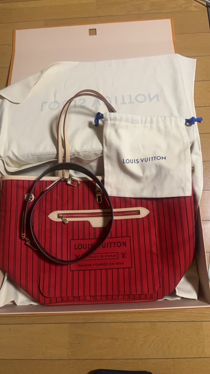 インサイドアウトMM（ブランドバッグ）の商品画像 - 査定依頼日：2025年12月22日 - 最高査定価格：300,000円