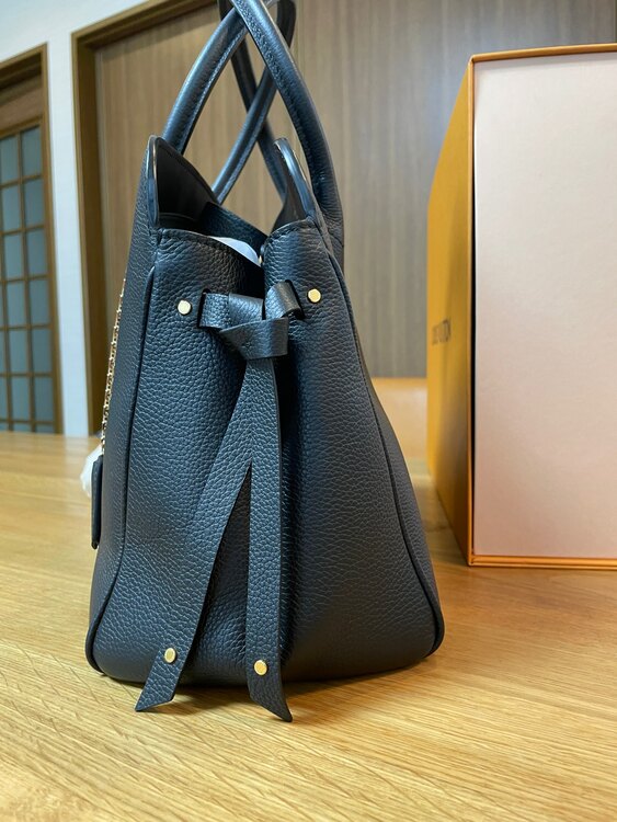 ミラmm（ブランドバッグ）の商品画像 - 査定依頼日：2025年1月5日 - 最高査定価格：150,000円