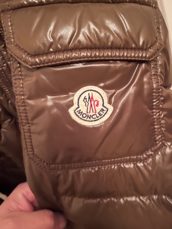 モンクレールダウン（古着・ファッション）の商品画像 - 査定依頼日：2026年1月6日 - 最高査定価格：24,000円