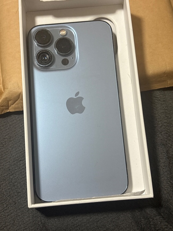 iPhone 13 Pro 256GB au（スマホ）の商品画像 - 査定依頼日：2026年3月10日 - 最高査定価格：31,000円