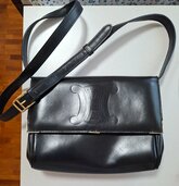 7545【極希少・美品】CELINE セリーヌ ショルダーバッグ ポシェット 斜め掛け トリオンフ ロゴ型押し ヴィンテージ カーフレザー 本革 黒（ブランドバッグ）の商品画像 - 査定依頼日：2026年10月13日 - 最高査定価格：45,000円
