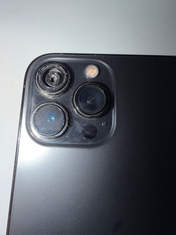 iPhone iPhone 13 Pro Max 256GB Softbank（スマホ）の商品画像 - 査定依頼日：2026年5月31日 - 最高査定価格：28,000円