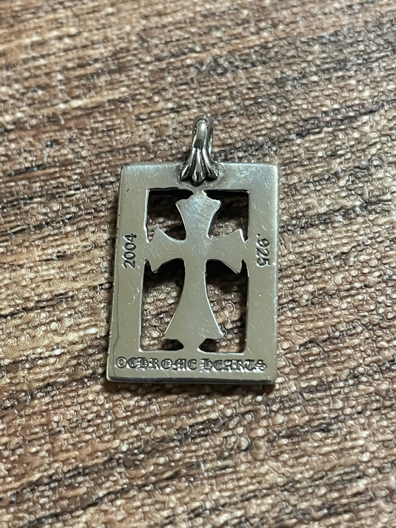 フレームCHクロスベビーファットチャーム（古着・ファッション）の商品画像 - 査定依頼日：2025年11月20日 - 最高査定価格：800円