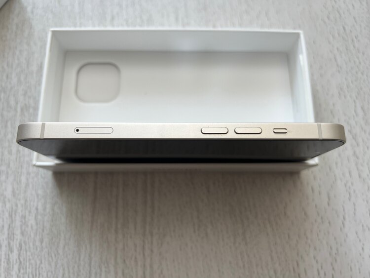 iPhone13（スマホ）の商品画像 - 査定依頼日：2025年2月10日 - 最高査定価格：47,000円