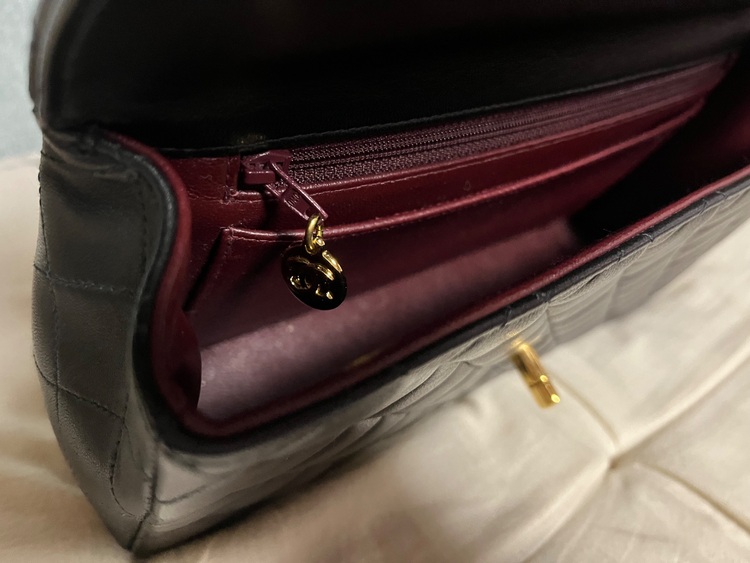 マトラッセ（ブランドバッグ）の商品画像 - 査定依頼日：2025年9月7日 - 最高査定価格：400,000円