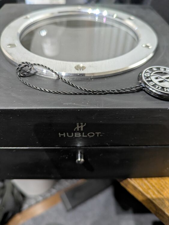 ウブロ クラシックフュージョン 521.CM.1771.RK（高級時計）の商品画像 - 査定依頼日：2025年10月16日 - 最高査定価格：800,000円