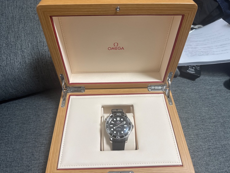 オメガ シーマスター Diver300（高級時計）の商品画像 - 査定依頼日：2025年7月14日 - 最高査定価格：600,000円