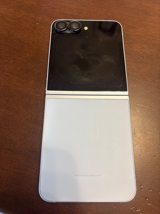 Galaxy Galaxy Z Flip6 シリーズ docomo（スマホ）の商品画像 - 査定依頼日：2026年7月5日 - 最高査定価格：30,000円