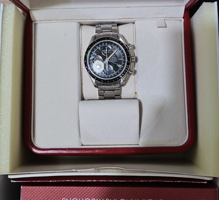 オメガ スピードマスター 32205000（高級時計）の商品画像 - 査定依頼日：2025年6月25日 - 最高査定価格：350,000円