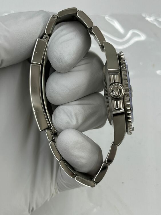 ロレックス サブマリーナー 116619LB（高級時計）の商品画像 - 査定依頼日：2025年7月29日 - 最高査定価格：4,400,000円