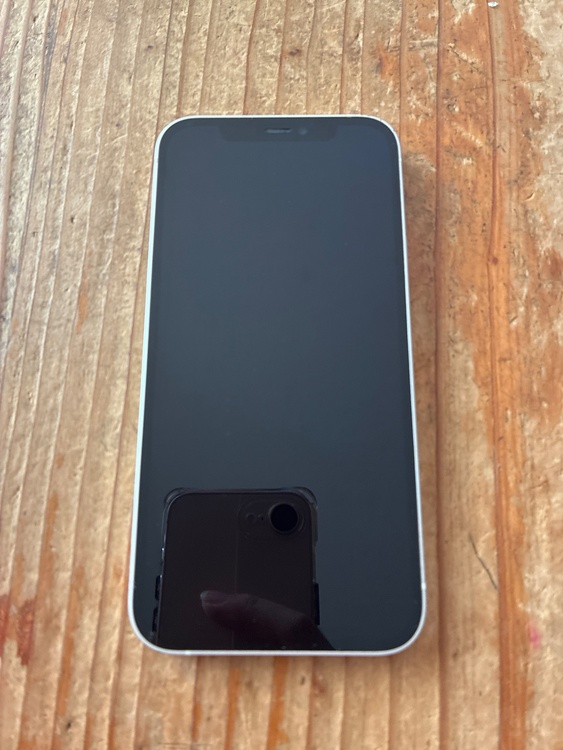 iPhone iPhone 12 128GB 楽天モバイル（スマホ）の商品画像 - 査定依頼日：2026年9月27日 - 最高査定価格：23,000円