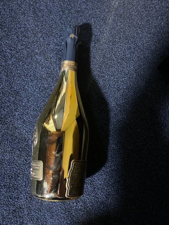 ゴールド（お酒）の商品画像 - 査定依頼日：2025年1月25日 - 最高査定価格：23,000円