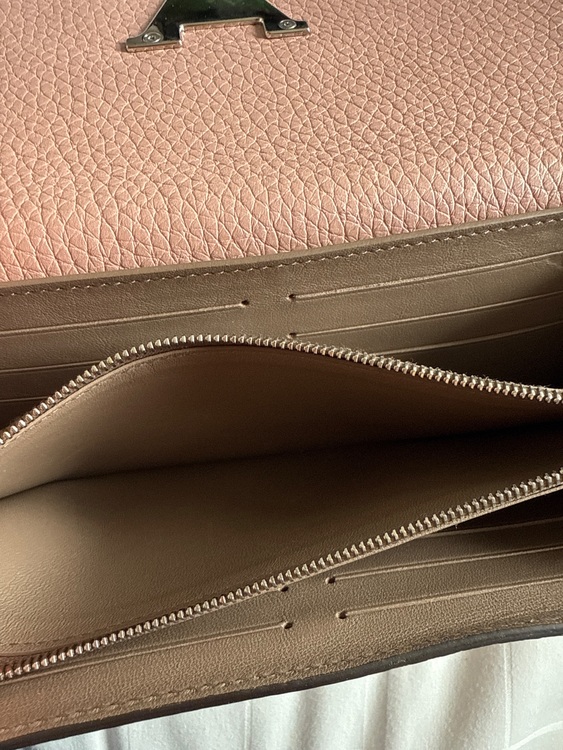 財布（ブランド財布・小物）の商品画像 - 査定依頼日：2025年7月24日 - 最高査定価格：15,000円