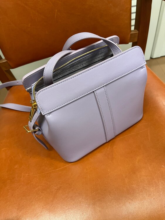 セリーヌ  （ブランドバッグ）の商品画像 - 査定依頼日：2025年3月13日 - 最高査定価格：100,000円
