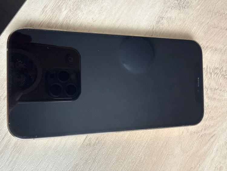 iPhone iPhone 12 Pro 256GB au（スマホ）の商品画像 - 査定依頼日：2026年9月23日 - 最高査定価格：100,000円