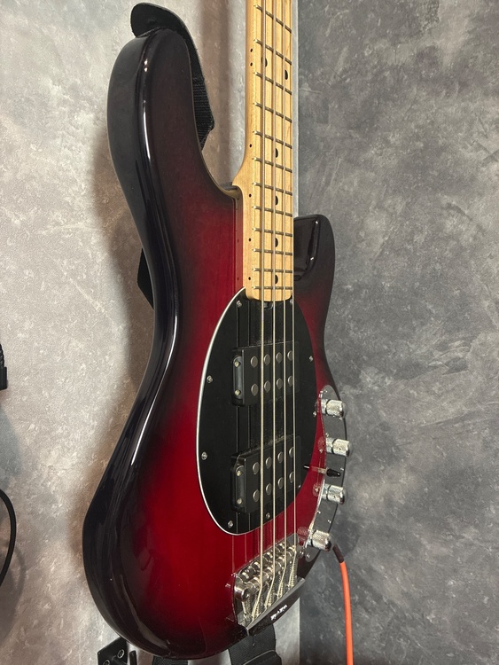 StingRay 3 EQ HH（ピアノ・楽器・PA機材）の商品画像 - 査定依頼日：2026年8月8日 - 最高査定価格：145,000円
