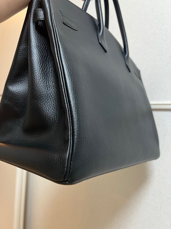 バーキン40 ゴールド金具　ブラック（ブランドバッグ）の商品画像 - 査定依頼日：2023年2月14日 - 最高査定価格：905,000円