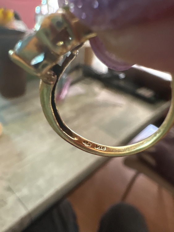 石が乗ってます（金・貴金属）の商品画像 - 査定依頼日：2025年8月20日 - 最高査定価格：20,000円