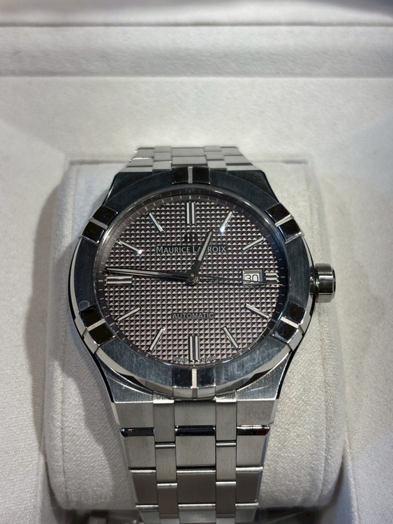 モーリスラクロア AI6008-SS002-230-1 （高級時計）の商品画像 - 査定依頼日：2025年6月12日 - 最高査定価格：94,000円