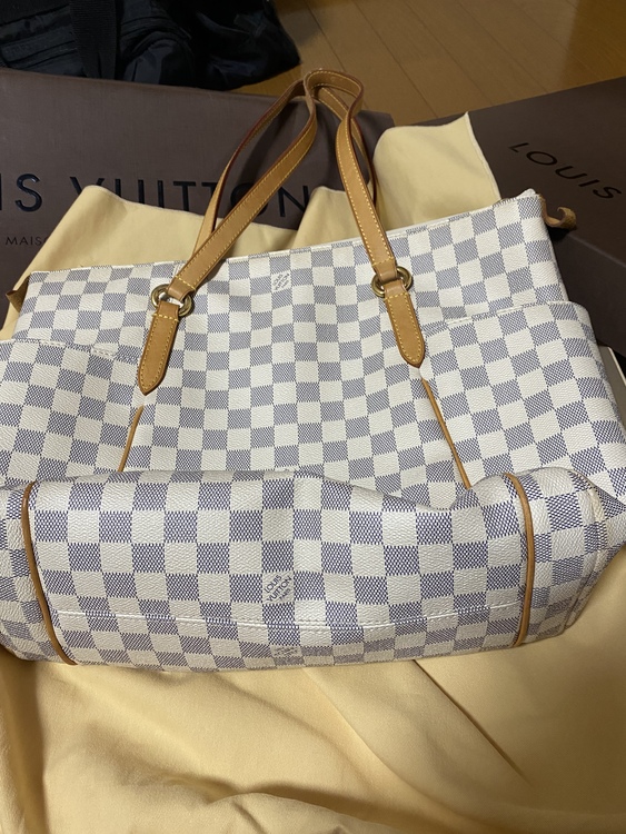 ダミエアズール（ブランドバッグ）の商品画像 - 査定依頼日：2021年12月16日 - 最高査定価格：71,000円