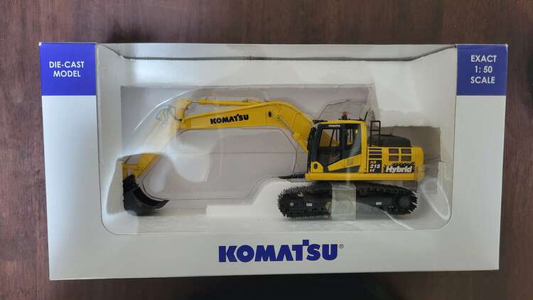 Komatsu PC210LC-11（その他のおもちゃ）の商品画像 - 査定依頼日：2025年6月2日 - 最高査定価格：2,500円