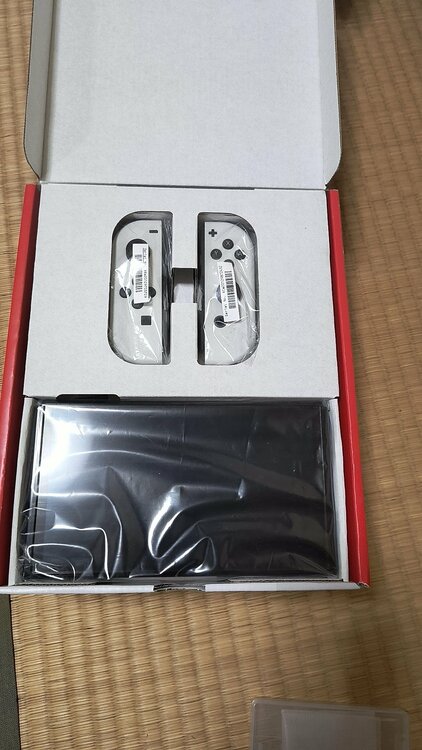 nintendo switch有機ELモデル（ゲーム機本体・ゲームソフト）の商品画像 - 査定依頼日：2026年8月4日 - 最高査定価格：18,200円