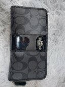 コーチシグネチャーロングジップF54630A041（ブランド財布・小物）の商品画像 - 査定依頼日：2026年5月1日 - 最高査定価格：100,000円