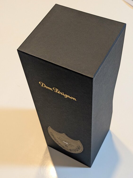 シャンパン ドン・ペリニヨン （お酒）の商品画像 - 査定依頼日：2026年1月30日 - 最高査定価格：20,500円