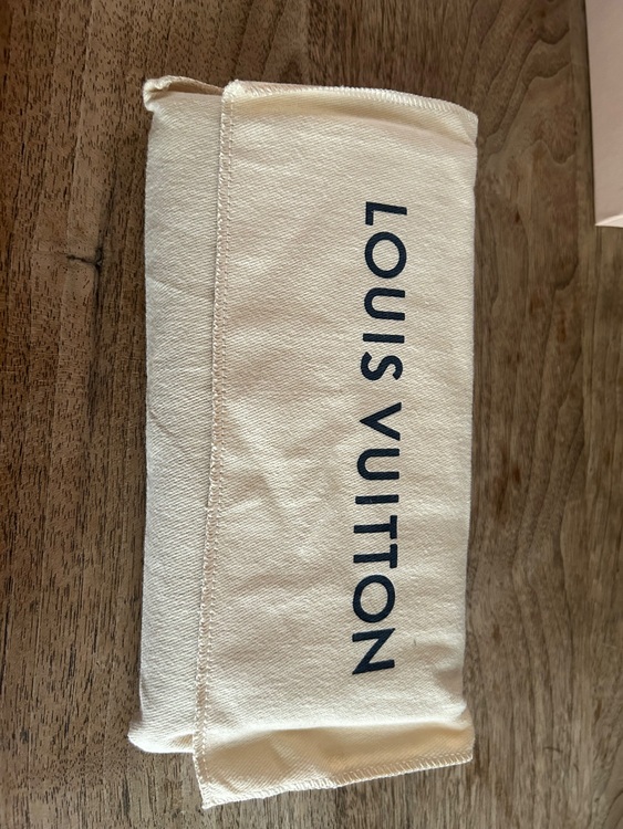 アンプラント財布（ブランド財布・小物）の商品画像 - 査定依頼日：2025年6月27日 - 最高査定価格：20,000円